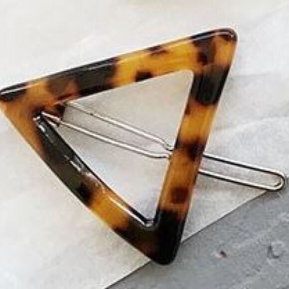 Triangle  Hairpin - Picture 1 of 2